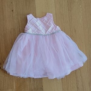 Baby girls size 6-9 months dress